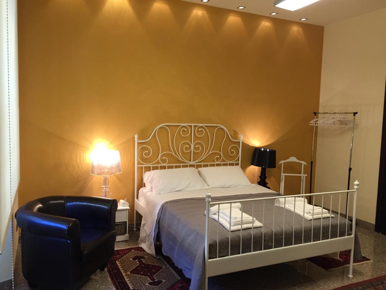 Bergamo Center Rooms ภายนอก รูปภาพ