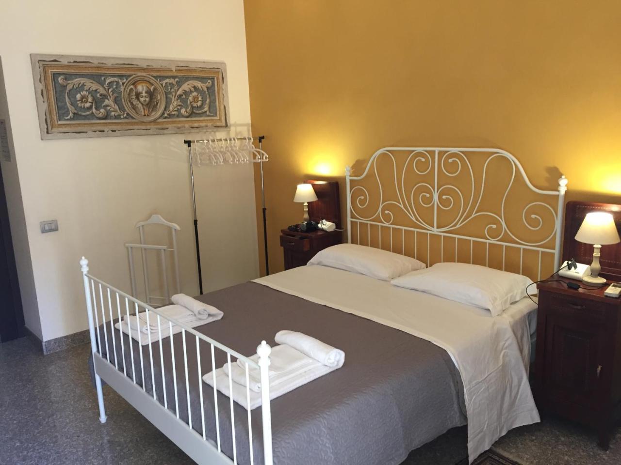 Bergamo Center Rooms ภายนอก รูปภาพ